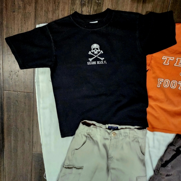 Youth 90's Boys Bundle size med 3 t-shirts and 2 pr of shorts. - Picture 5 of 6